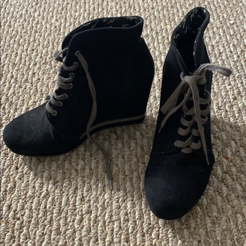 Ankle leather sneakers